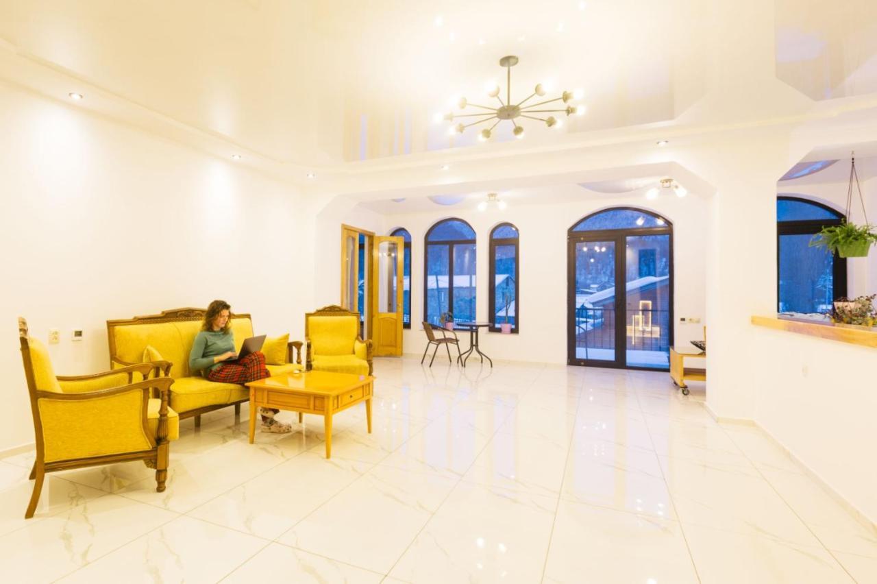 Hotel Level Местия Екстериор снимка