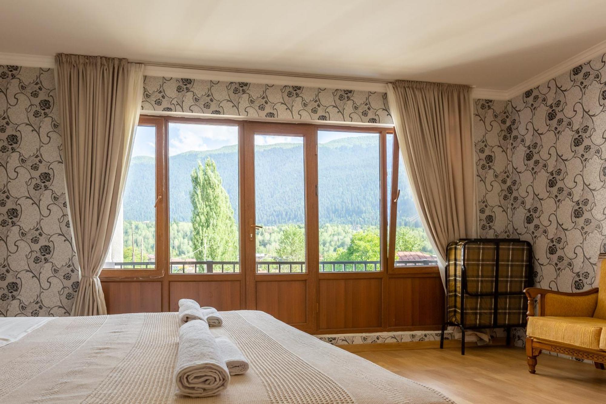 Hotel Level Местия Екстериор снимка