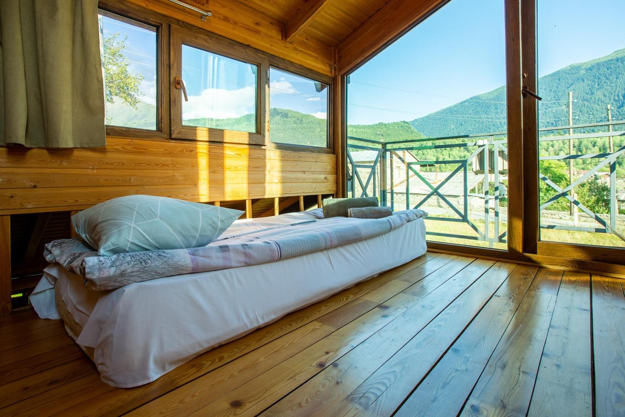 Hotel Level Местия Екстериор снимка