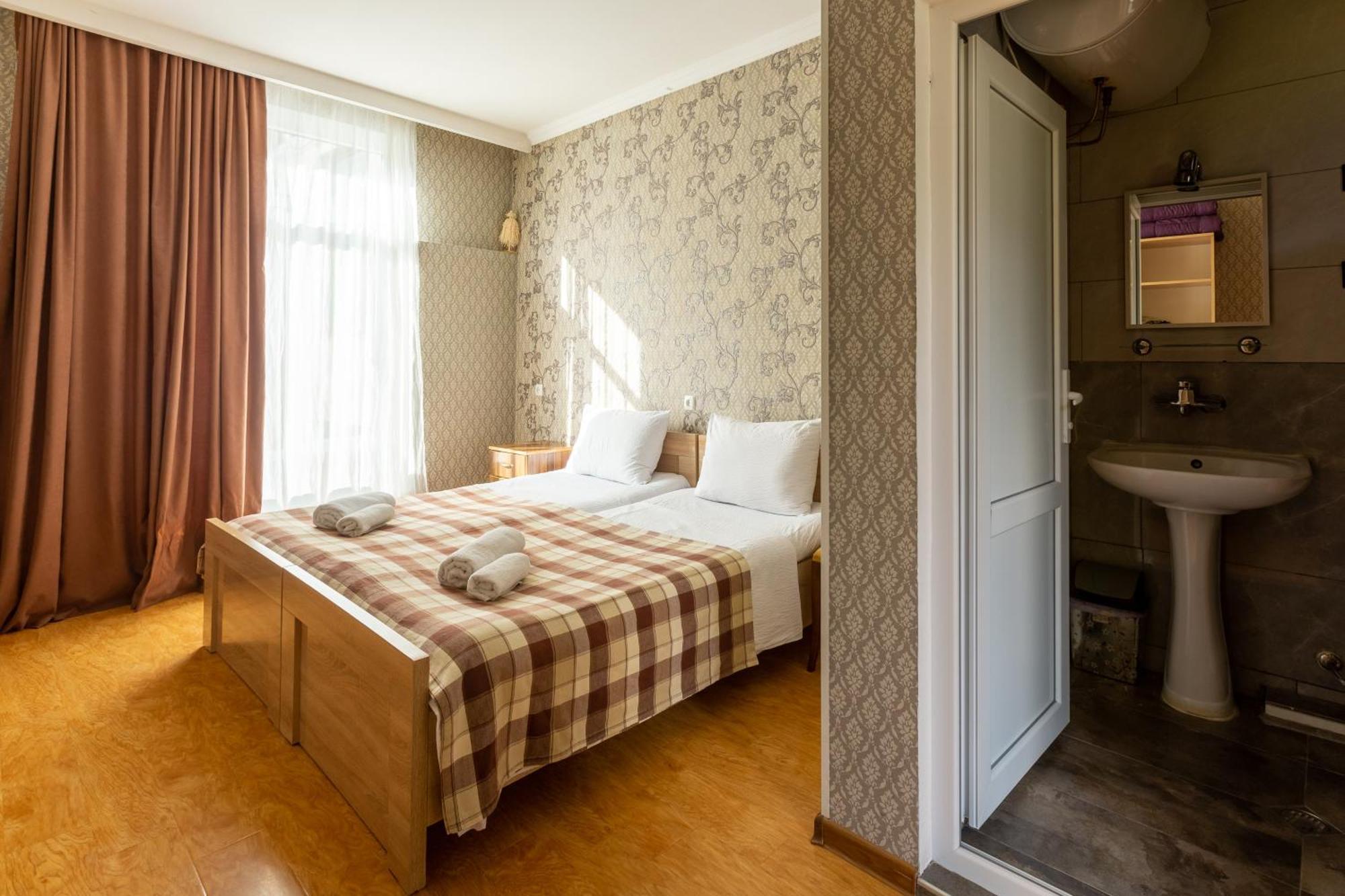 Hotel Level Местия Екстериор снимка