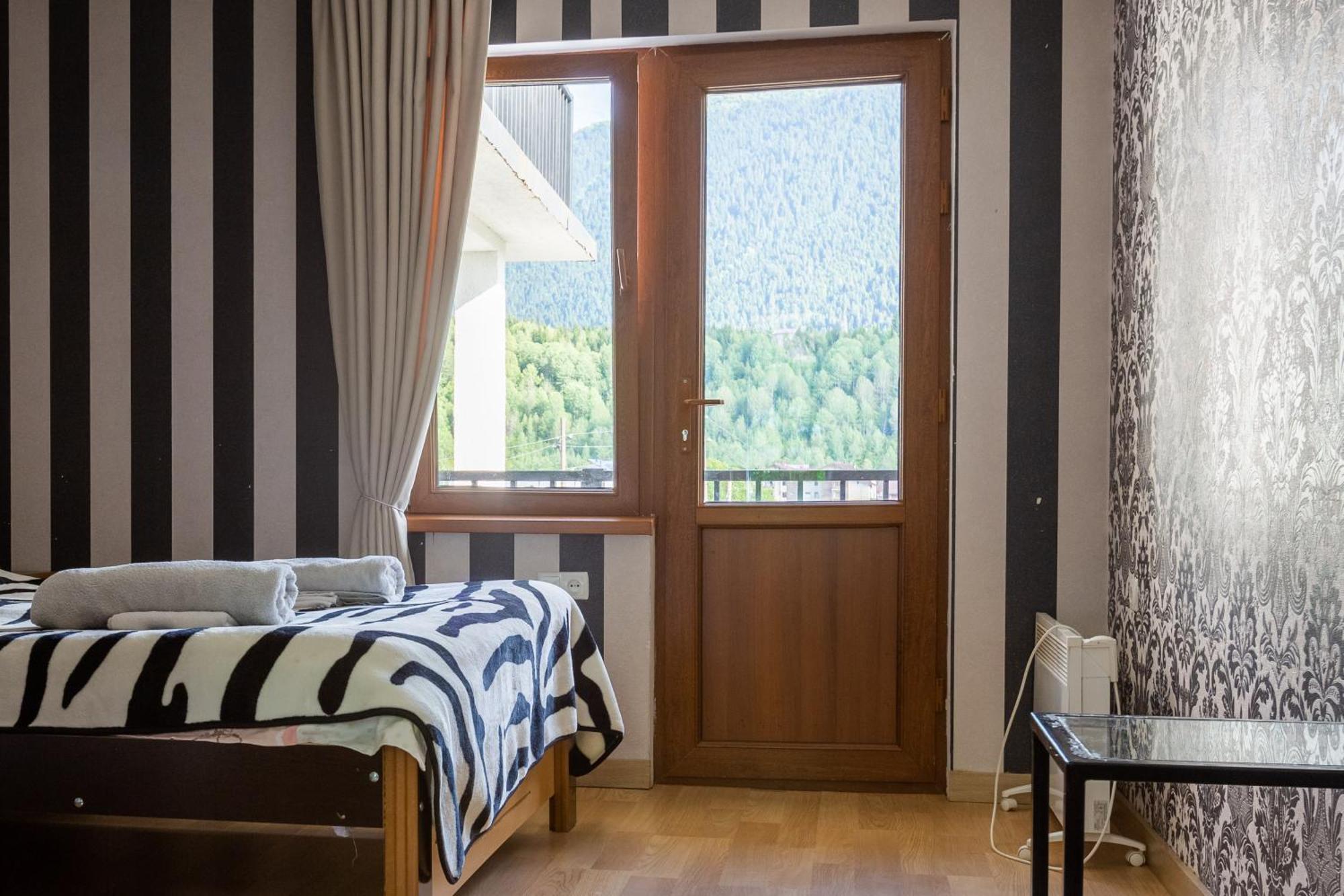 Hotel Level Местия Стая снимка