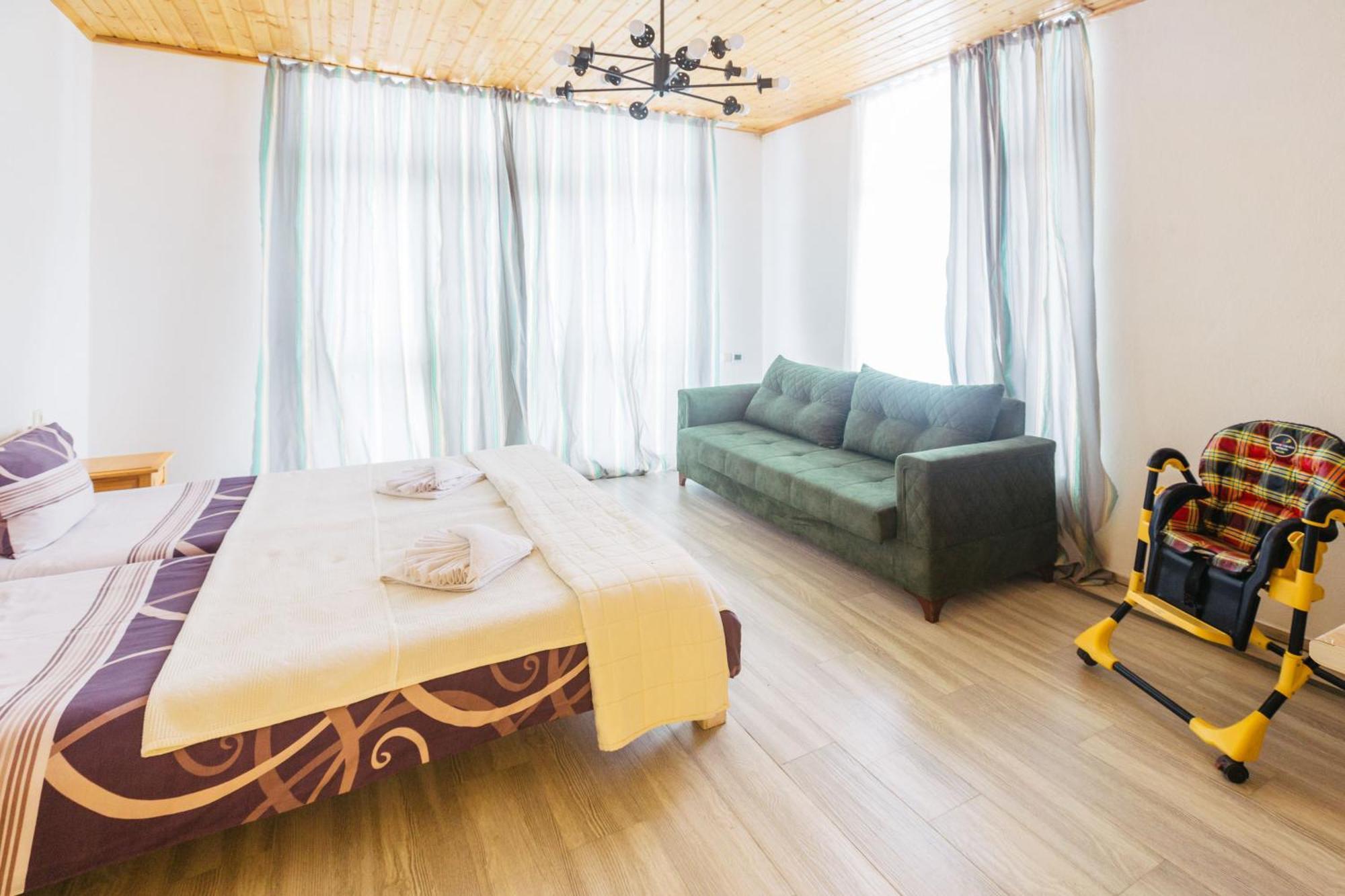 Hotel Level Местия Стая снимка