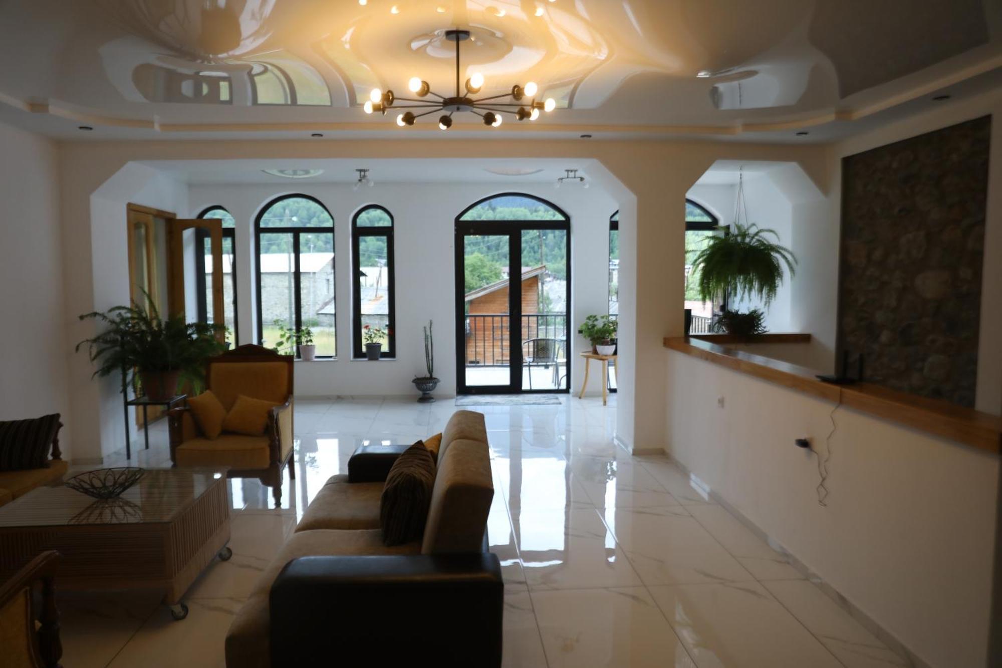 Hotel Level Местия Екстериор снимка